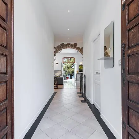 Magnificent Sea Views *